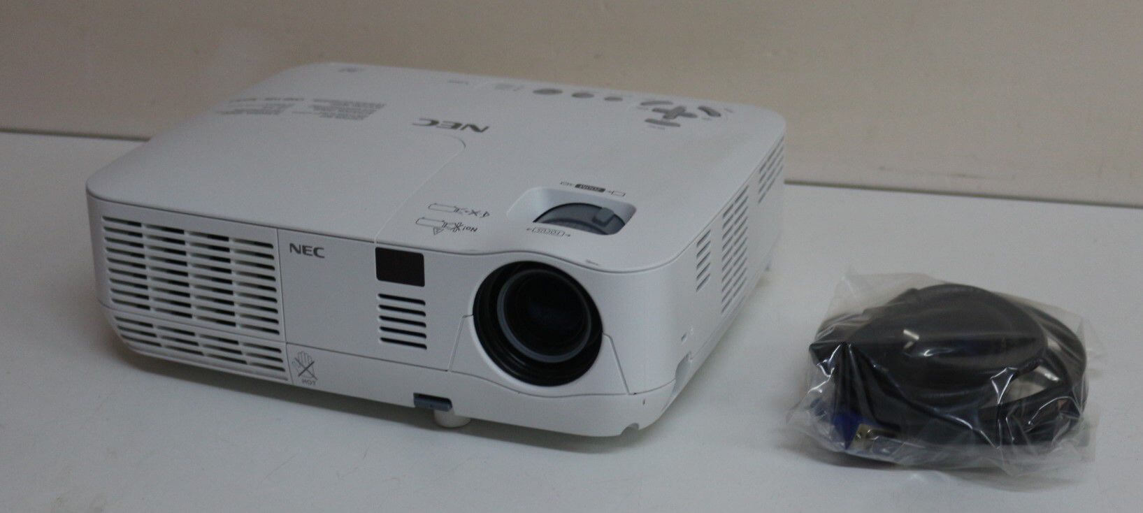 Projetor NEC NP-V260 | Loja Secondhand